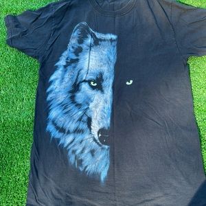 Vintage wolf shirt